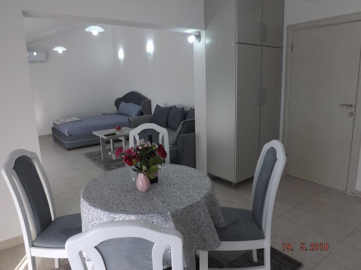 Raj Apartment Kotor Exterior photo
